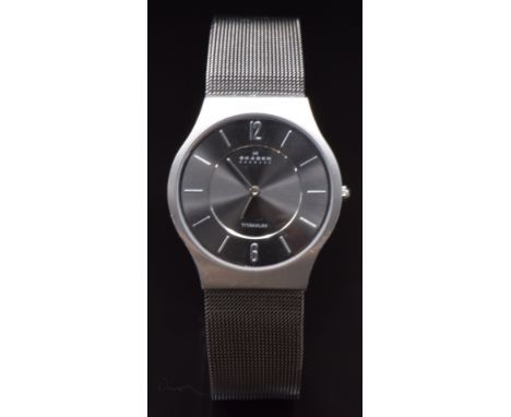 Skagen Titanium gentleman's wristwatch ref. 233LTTM with silver hands and hour markers, stepped charcoal dial and quartz move