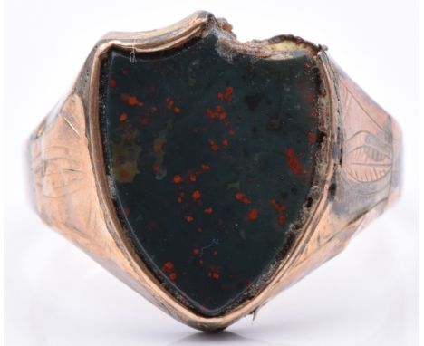 A 9ct gold signet ring set with bloodstone, 3.3g, size R