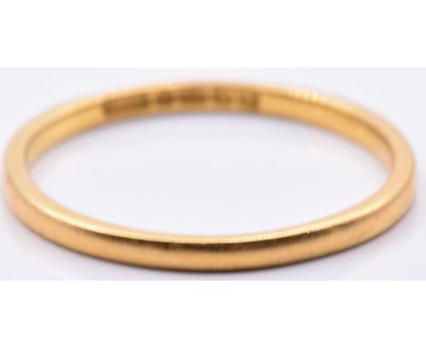 A 22ct gold wedding band/ ring, 1.9g, size O