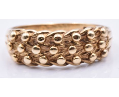 A 9ct gold keeper ring, 2.7g, size M&nbsp;