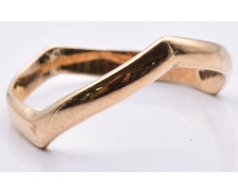 A 9ct gold wishbone ring, 1.4g, size K
