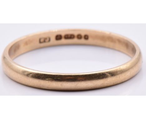 A 9ct gold wedding band/ ring, 1.6g, size Q/R&nbsp;