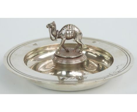 Garrard &amp; Co figural camel pin dish with feature hallmarks, London 1994, diameter 9.8cm, weight 86g