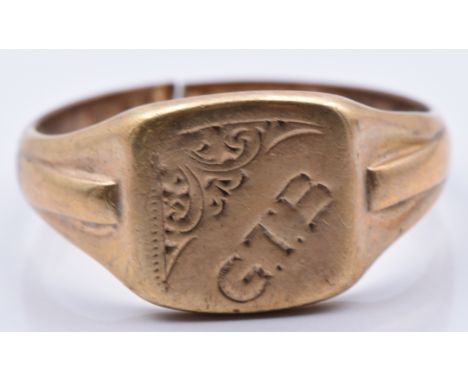 A 9ct gold signet ring, 4.2g, size R