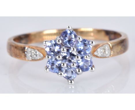 A 9ct gold ring set with amethysts and diamonds, 2.5g, size P