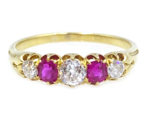 18ct gold (tested) five stone diamond and ruby ring Condition Report & Further Details Approx 3.1gm, size RClick here for fur