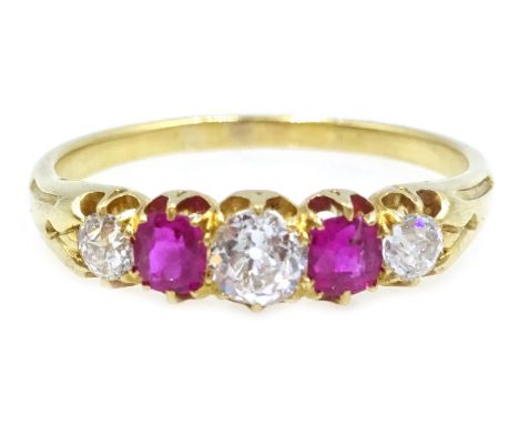 18ct gold (tested) five stone diamond and ruby ring Condition Report & Further Details Approx 3.1gm, size RClick here for fur