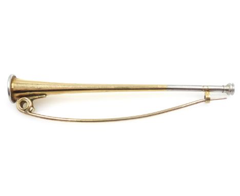 9ct rose and white gold (tested) hunting horn bar brooch Condition Report & Further Details Approx 5.6gm, length = 7.6cm Clic