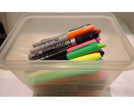 Box of coloured Sharpies. P&amp;P Group 1 (£14+VAT for the first lot and £1+VAT for subsequent lots) 