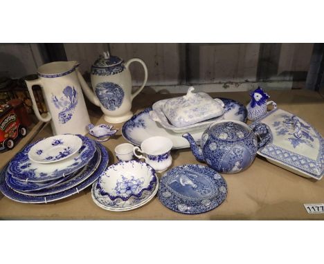 Collection of Victorian and later blue and white ceramics including a Spode. Not available for in-house P&amp;P 