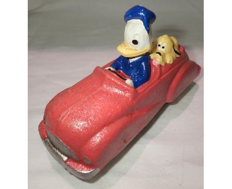 Cast iron Donald duck and Pluto in a car, H: 70 mm. P&amp;P Group 1 (£14+VAT for the first lot and £1+VAT for subsequent lots