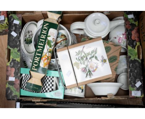 Portmeirion mostly 'Botanical Garden', 'Pomona' and 'Birds' to include teapot, rolling pin etc 