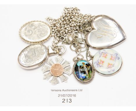 A collection of items to include: an Edwardian guilloche enamel locket with silver chain, approx. 0.4 ozt; three silver penda