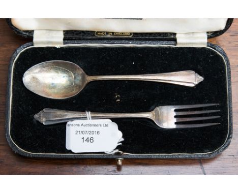 Cased silver spoon and fork, maker H. Samuel, hallmark Sheffield 1940, approx. 36.6 grms / 1.18 ozt