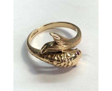 Fish design with Ruby eyes 9ct gold dress ring weight 4.1g as shown good condition 