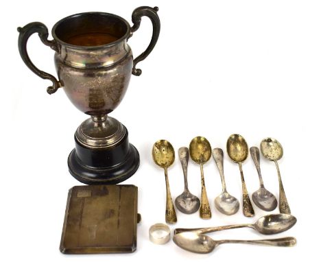 Mixed silver comprising four coffee spoons, initialled to the top, Chester 1931, five coffee spoons, Sheffield 1939, a small 