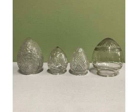 A Lot of 4 vintage cut glass and crackled glass egg shaped lamp shades, Tallest measures 19cm in height 