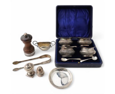 Set of four Edwardian silver salts of oval form, cased, Birmingham1908 Maker Joseph Gloster, small silver saucer dish, variou