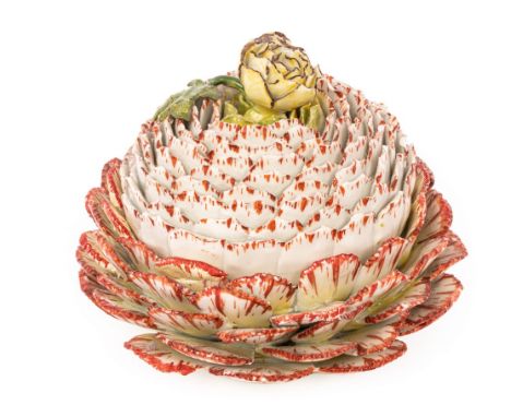 A Meissen flower box and cover, circa 1750, in the form of a single dahlia flowerhead, the multi-petalled centre forming the 