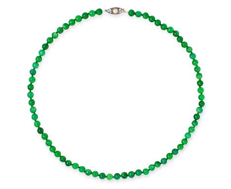 JADE BEAD NECKLACE comprising of a single row of jade beads, with round cut diamond and pearl clasp, 46cm, 23.1g.
