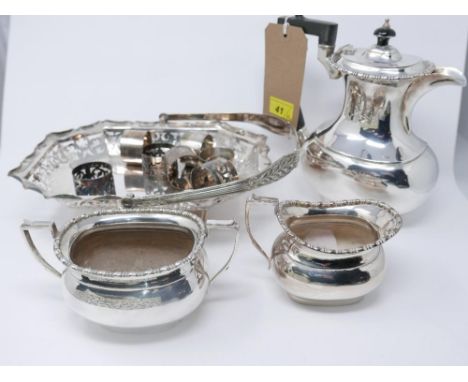 A collection of silver plated ware, to include a 'Lustrous' teapot, milk jug and twin handled sucrier, a collection of spoons