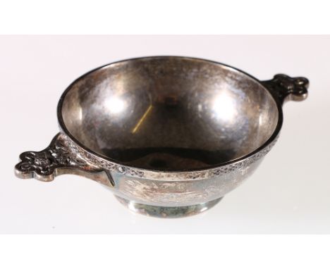 Silver quaich, with Celtic knot lug handles and borders, 99g, 12.5cm.