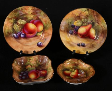 Four Royal Worcester dishes painted with fruit by E Townsend, 16cm, 15.5cm and 12.5cm. CONDITION REPORT: No signs of chips, c