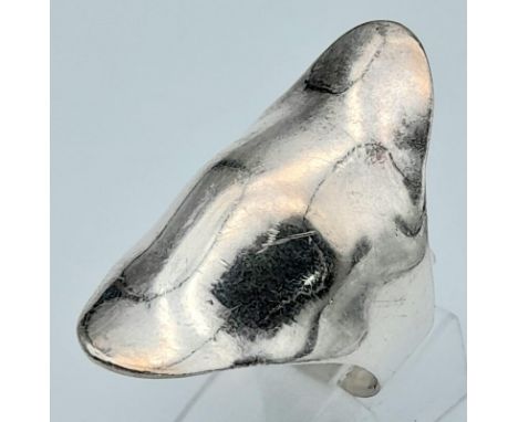 A vintage 925 silver gentlemen ring. Total weight 8.75G. Size V. 