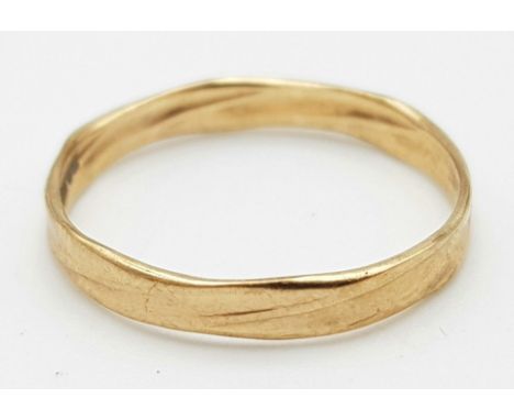 A Vintage 9K Yellow Gold Band Ring. Size N. 1g weight. 