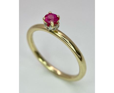 A 9K YELLOW GOLD 4 CLAW RUBY SET SOLITAIRE RING WITH DIAMOND SET HIDDEN HALO 0.27CT RUBY 2.1G SIZE OA/S 1009 