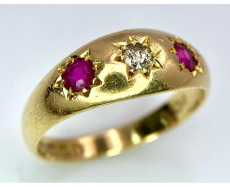 AN 18K YELLOW GOLD, ANTIQUE DIAMOND &amp; RUBY 3 STONE RING 3.9G WEIGHT. SIZE M 1/2. HALLMARKED BIRMINGHAM 1915 