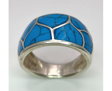 A LARGE STERLING SILVER AND TURQUOISE INLAY BAND RING, WEIGHT 6.4G, SIZE P,REF SC 4127 