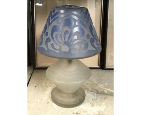 EARLY OPAQUE ACID ETCHED TABLE LAMP - 30 CMS (H)