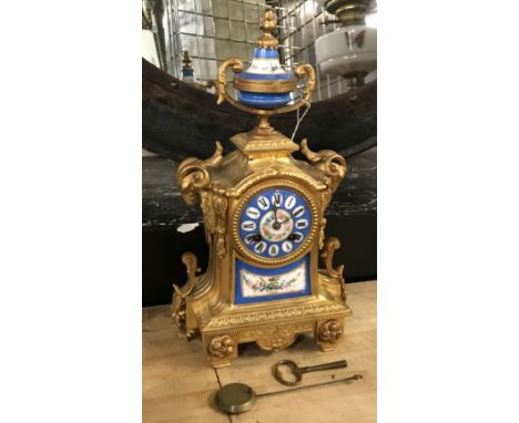 FRENCH ENAMELLED 19THC MOVEMENT MANTLE CLOCK WITH KEY AND PENDULUM - 37 CMS (H)