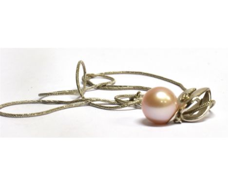 AN 18 CARAT WHITE GOLD PENDANT SET WITH A SINGLE PINK CULTURED PEARL DROP with a small diamond above to a snake link 18 carat