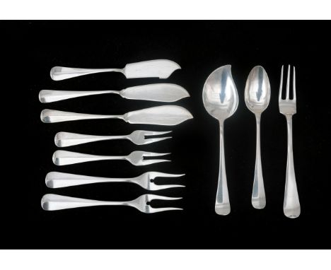 Ten silver cutlery parts, model Haagslofje consisting of: two butter knives, 2 meat forks, two pickles, a cheese knife, a de