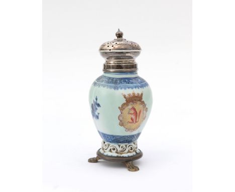  A silver and brass mounted Chinese export (Chine de commande) tea caddy with the Sichterman family coat of arms. Defects. H.
