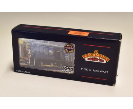 OO Gauge Bachmann Branch-Line 32-111A Class 08 Diesel Shunter 08374 in BR blue, hinged door type, DCC ready, boxed.