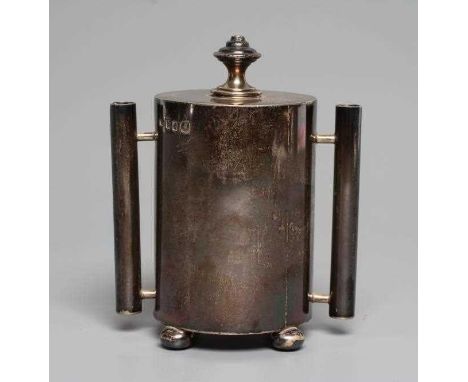 AN EDWARDIAN SCOTTISH SILVER TABLE LIGHTER, by James Marks, Glasgow 1909, of plain cylindrical form with fixed shoulders and 