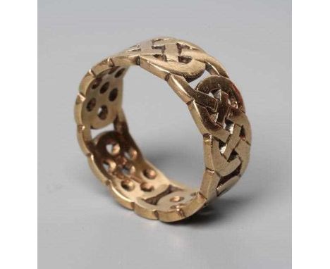 A 9CT GOLD RING of pierced Celtic knot design, London 2000, size Q, 6.1g, cased and boxed (Est. plus 24% premium inc. VAT)Con