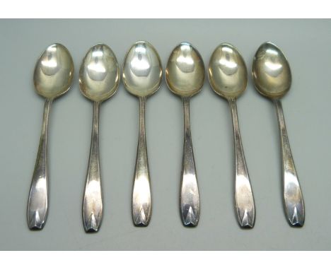 A set of six silver spoons, 70g 
