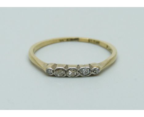 An early 20th Century 18ct yellow gold five stone diamond ring, M, 1g 