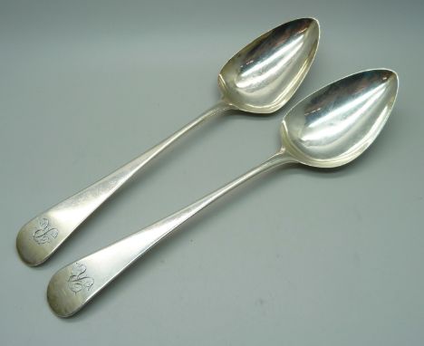 A pair of George III silver spoons, London 1800, Peter, Ann and William Bateman, 115g 