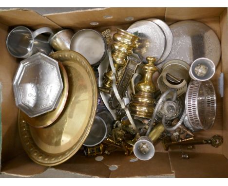 A collection of metalware including brass and silver plate **PLEASE NOTE THIS LOT IS NOT ELIGIBLE FOR IN-HOUSE POSTING AND PA