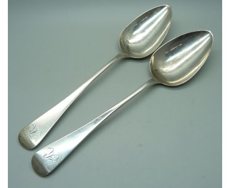 A pair of George III silver spoons, London 1809, Thomas Dicks, 120g 