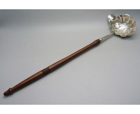 A George III silver toddy ladle, London 1763, Walter Brind 