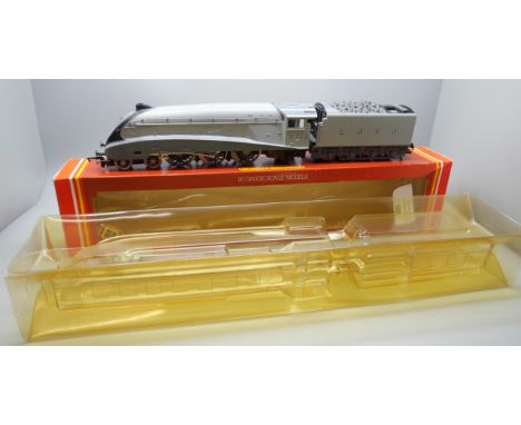 Hornby Railways OO gauge R099 LNER A4 Class Loco 'Silver Fox' 