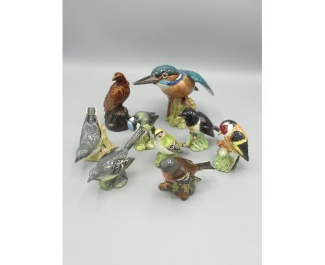 Large Beswick Kingfisher impressed No2371 H12.5cm, 7 smaller Beswick Birds/ Nut hatch, Blue tit, Stone chat, Chaffinch, Gold 