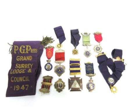 A QUANTITY OF MASONIC MEDALS some silver and enamel, some base metal with ribbons and sashes