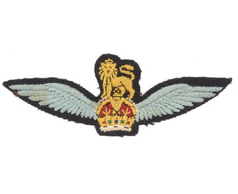 Badge. 1st Glider Pilot cloth WW2 Wings / Army Flying Badge.  Good large yellow and red Royal Crest flanked by light blue win
